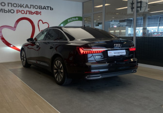 Подержанный автомобиль Audi A6 Sedan 2020 года (6 фото)