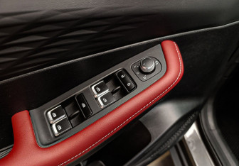 Подержанный автомобиль Geely Coolray 2023 года (12 фото)