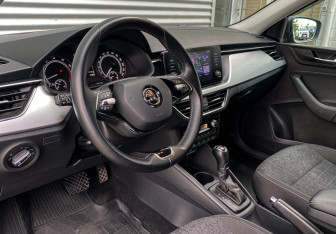 Подержанный автомобиль Skoda Rapid Liftback 2020 года (15 фото)