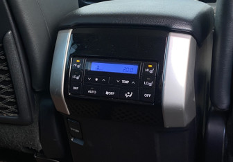 Подержанный автомобиль Toyota Land Cruiser Prado 2019 года (11 фото)