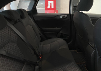 Подержанный автомобиль Kia Ceed Wagon 2021 года (5 фото)