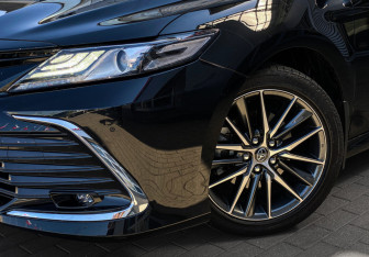 Подержанный автомобиль Toyota Camry Sedan 2023 года (4 фото)