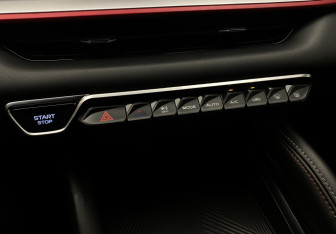 Подержанный автомобиль Geely Coolray 2023 года (16 фото)