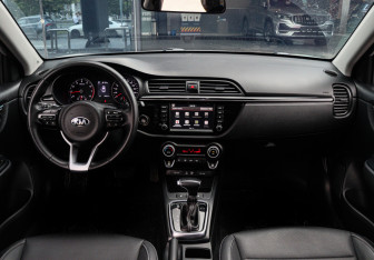 Подержанный автомобиль Kia Rio Sedan 2019 года (9 фото)