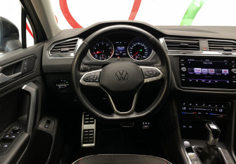 Подержанный автомобиль Volkswagen Tiguan 2021 года (11 фото)