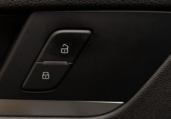 Подержанный автомобиль Audi Q5 2021 года (12 фото)