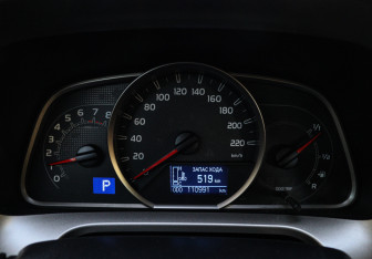 Подержанный автомобиль Toyota RAV4 2014 года (18 фото)