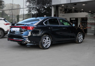 Подержанный автомобиль Kia Cerato Sedan 2020 года (4 фото)