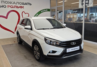 Подержанный автомобиль LADA (ВАЗ) Vesta Wagon 2021 года (3 фото)