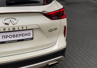 Подержанный автомобиль Infiniti QX50 2018 года (9 фото)