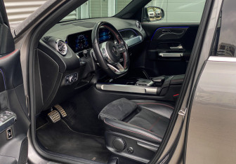 Подержанный автомобиль Mercedes-Benz GLB 2021 года (15 фото)