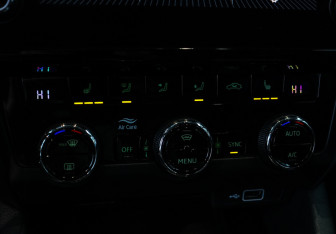 Подержанный автомобиль Skoda Octavia Liftback 2018 года (10 фото)