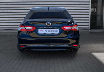 Подержанный автомобиль Toyota Camry Sedan 2023 года (6 фото)