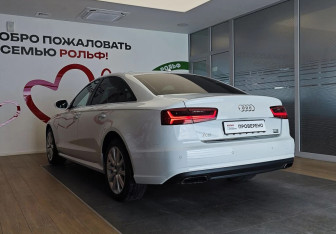 Подержанный автомобиль Audi A6 Sedan 2016 года (6 фото)