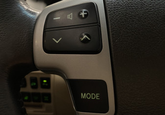 Подержанный автомобиль Toyota Land Cruiser Suv 2012 года (29 фото)