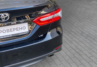 Подержанный автомобиль Toyota Camry Sedan 2019 года (8 фото)