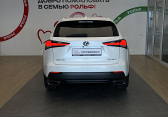 Подержанный автомобиль Lexus NX 2018 года (5 фото)