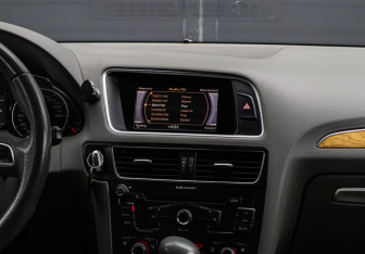 Подержанный автомобиль Audi Q5 2010 года (10 фото)