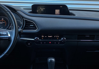 Подержанный автомобиль Mazda CX-30 2021 года (12 фото)