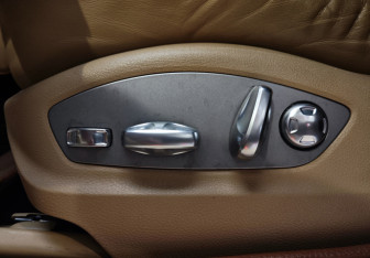 Подержанный автомобиль Porsche Cayenne 2013 года (15 фото)