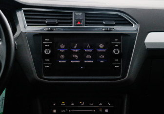 Подержанный автомобиль Volkswagen Tiguan 2021 года (11 фото)