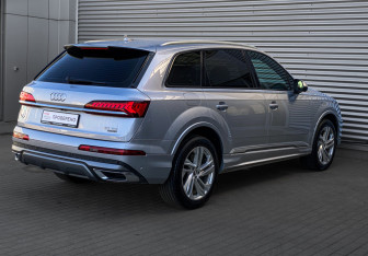 Подержанный автомобиль Audi Q7 2020 года (4 фото)