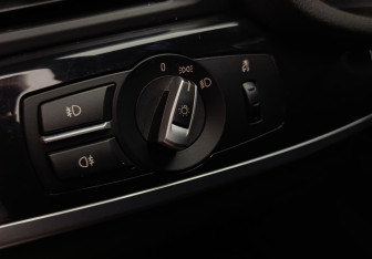 Подержанный автомобиль BMW X3 2012 года (12 фото)