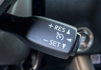Подержанный автомобиль Lexus RX 2021 года (24 фото)