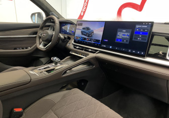 Подержанный автомобиль Geely Monjaro 2026 года (7 фото)