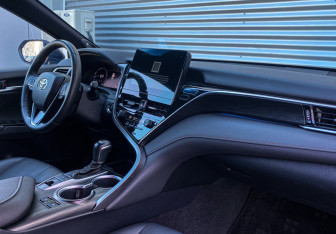 Подержанный автомобиль Toyota Camry Sedan 2023 года (10 фото)