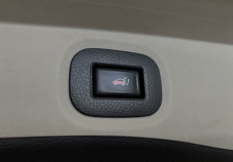 Подержанный автомобиль Nissan X-Trail 2015 года (13 фото)