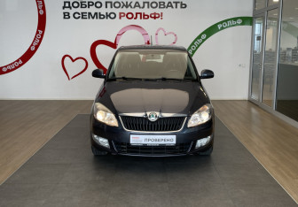 Подержанный автомобиль Skoda Fabia Hatchback 2011 года (2 фото)