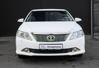 Подержанный автомобиль Toyota Camry Sedan 2013 года (2 фото)