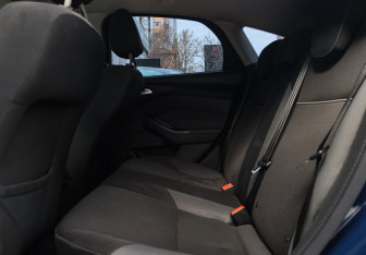 Подержанный автомобиль Ford Focus Hatchback 2015 года (8 фото)