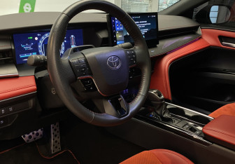 Подержанный автомобиль Toyota Camry Sedan 2024 года (17 фото)