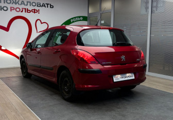 Подержанный автомобиль Peugeot 308 Hatchback 2008 года (6 фото)