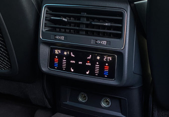 Подержанный автомобиль Audi Q7 2020 года (13 фото)