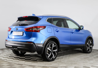 Подержанный автомобиль Nissan Qashqai 2020 года (5 фото)