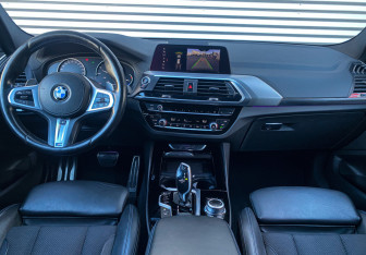 Подержанный автомобиль BMW X3 2020 года (14 фото)