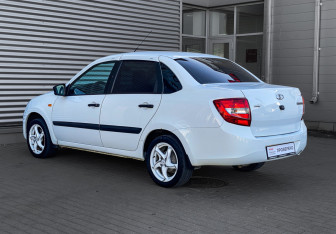 Подержанный автомобиль LADA (ВАЗ) Granta Sedan 2016 года (6 фото)