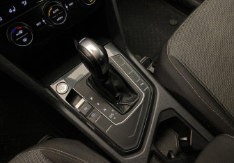 Подержанный автомобиль Volkswagen Tiguan 2019 года (14 фото)