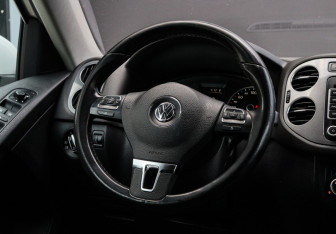 Подержанный автомобиль Volkswagen Tiguan 2013 года (11 фото)