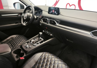 Подержанный автомобиль Mazda CX-5 2020 года (17 фото)