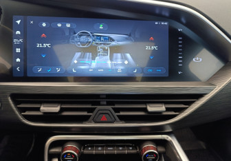 Подержанный автомобиль Geely Tugella 2022 года (19 фото)