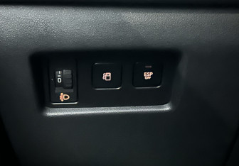 Подержанный автомобиль Citroen C4 Hatchback 2012 года (16 фото)