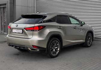 Подержанный автомобиль Lexus RX 2020 года (4 фото)