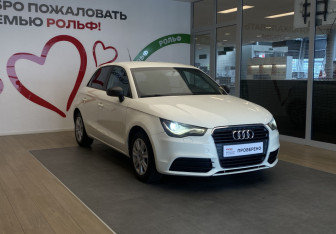 Подержанный автомобиль Audi A1 2014 года (3 фото)