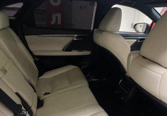 Подержанный автомобиль Lexus RX 2015 года (8 фото)