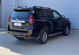 Подержанный автомобиль Toyota Land Cruiser Prado 2019 года (5 фото)