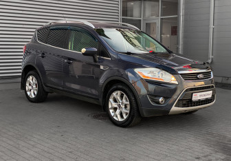 Подержанный автомобиль Ford Kuga 2011 года (3 фото)